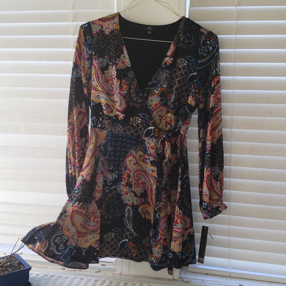 NWT My Michelle wrap around top size small Paisley navy blue backgrd.